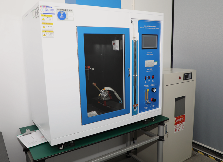 Equipos de laboratorio para pruebas de fuego y calor.